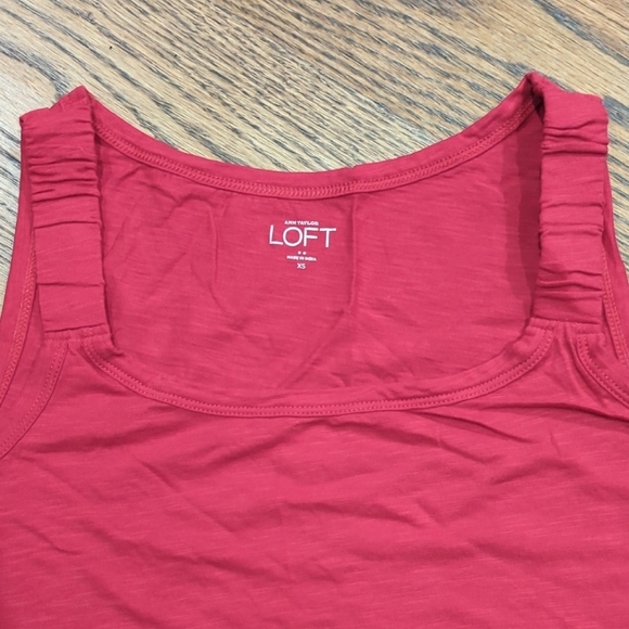 LOFT Red Scoop Neck Sleeveless Tank Top - Picture 4 of 5